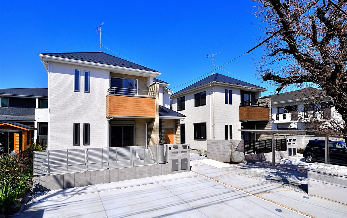 戸建住宅の外観で住宅地と調和する賃貸アパート