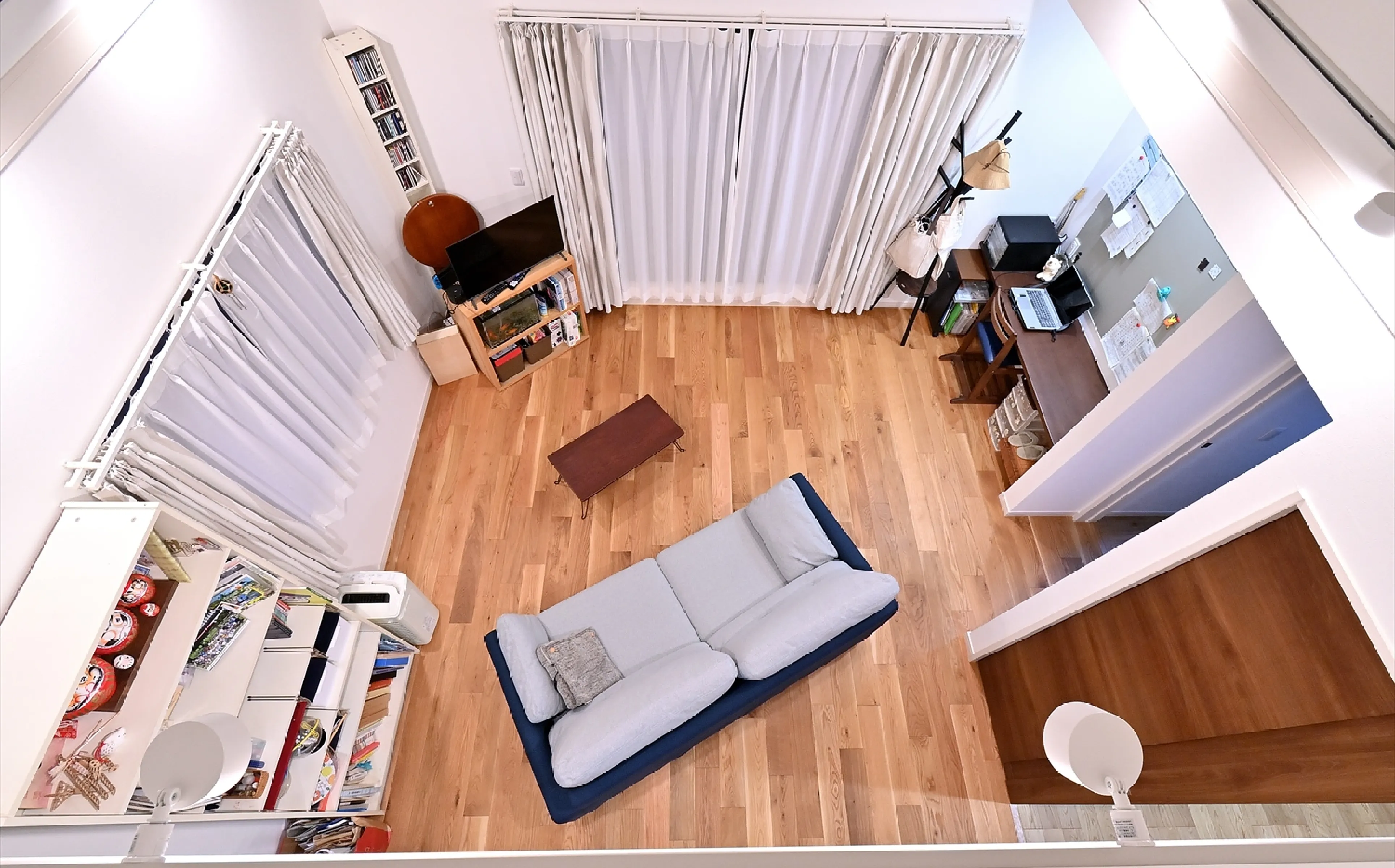 ロフト空間「ソライオ」から広々としたリビングが臨める