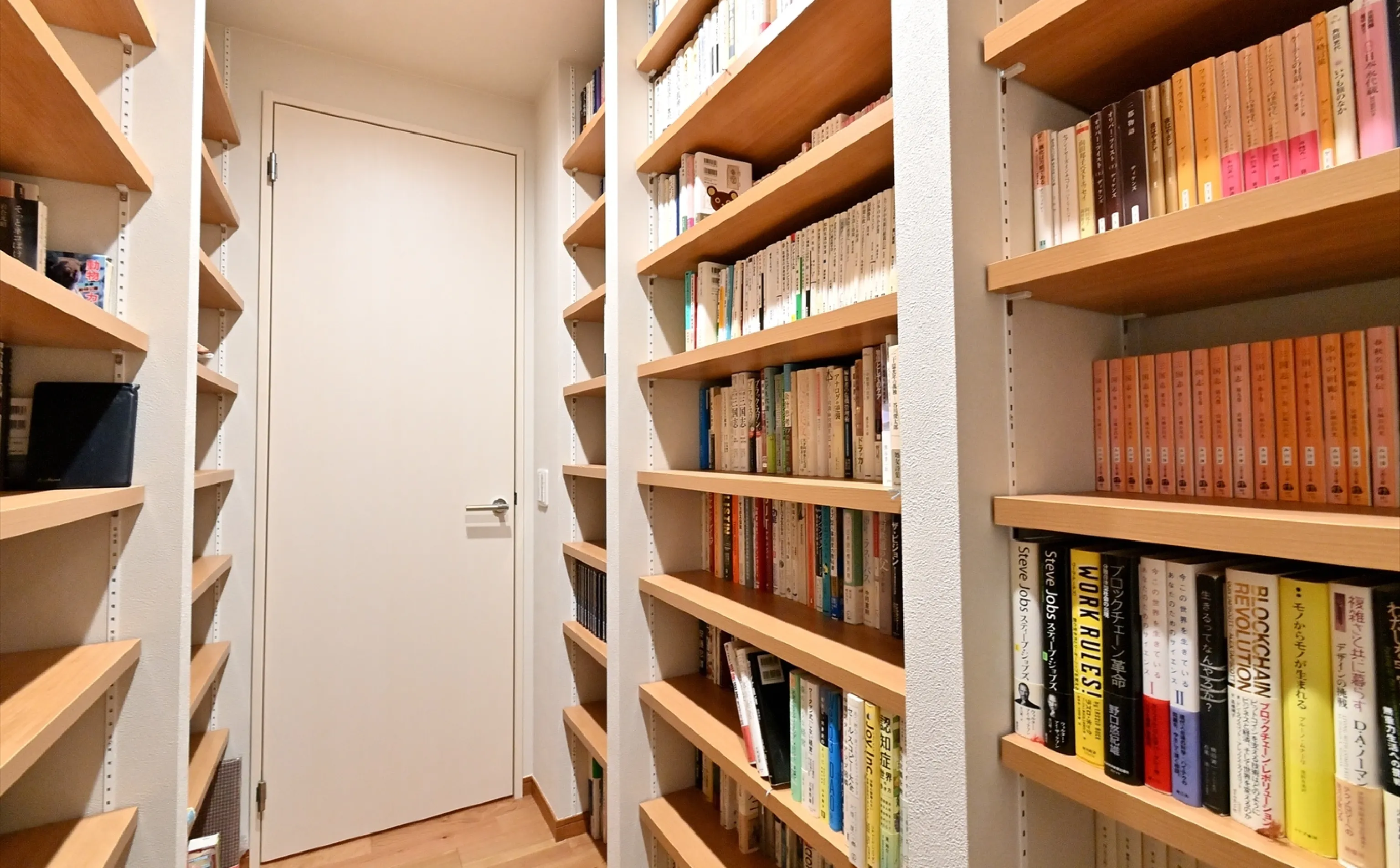 本好きなご家族が暮らす二世帯住宅