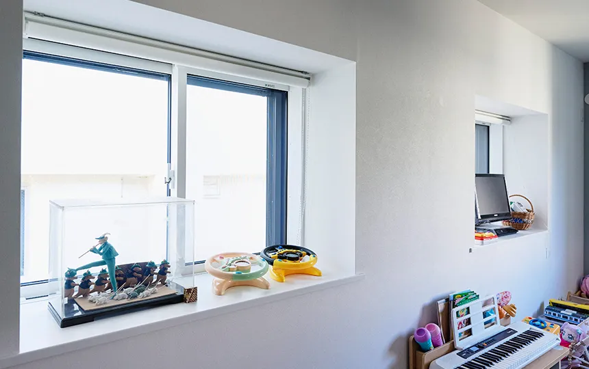 子ども部屋の出窓