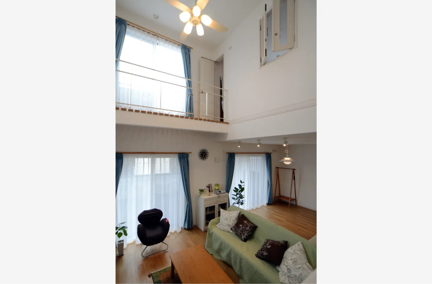 柔らかい風が抜けるリビング