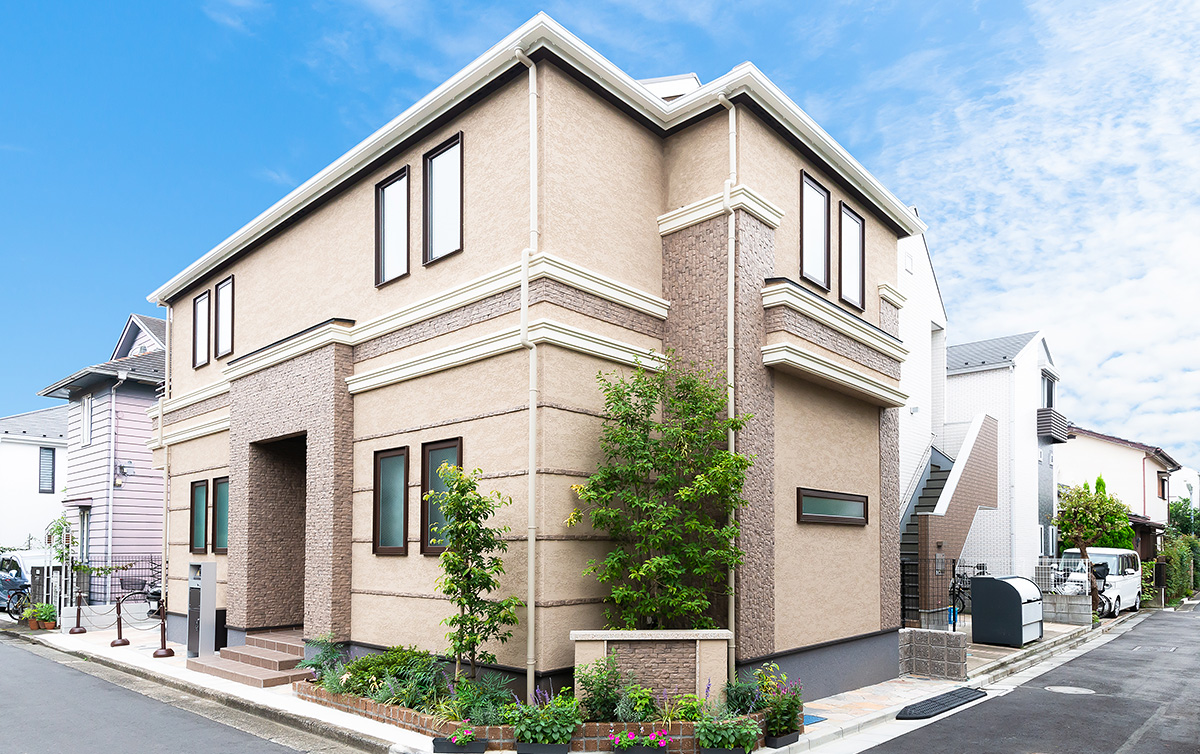 憧れの外観にこだわった、吹き抜けのある住まい