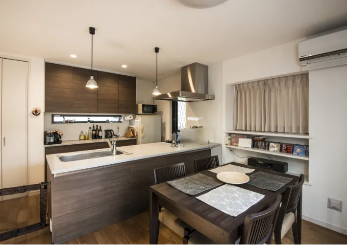 出窓の下を有効活用