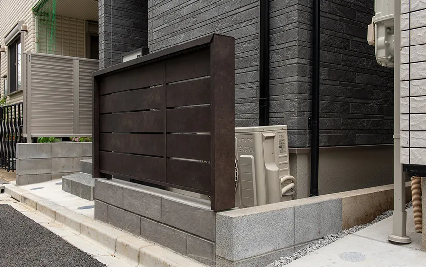 外まわりのフェンス