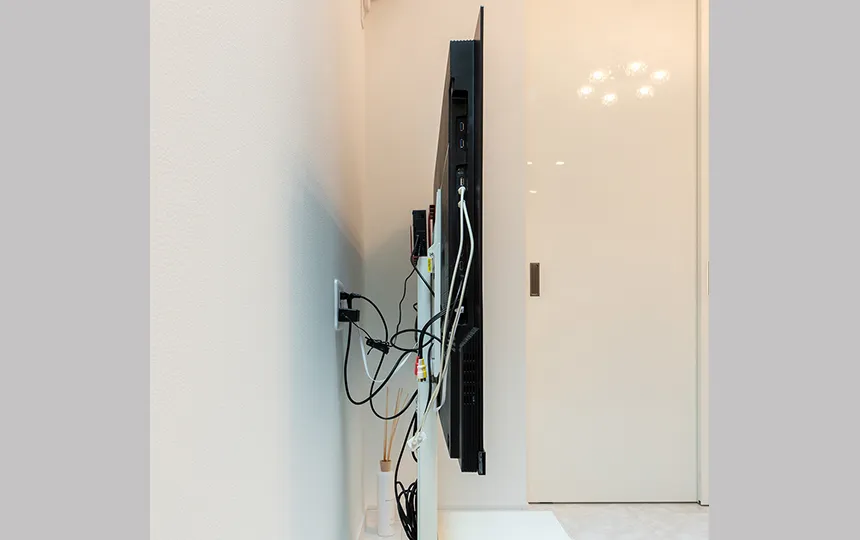 テレビボードの配線