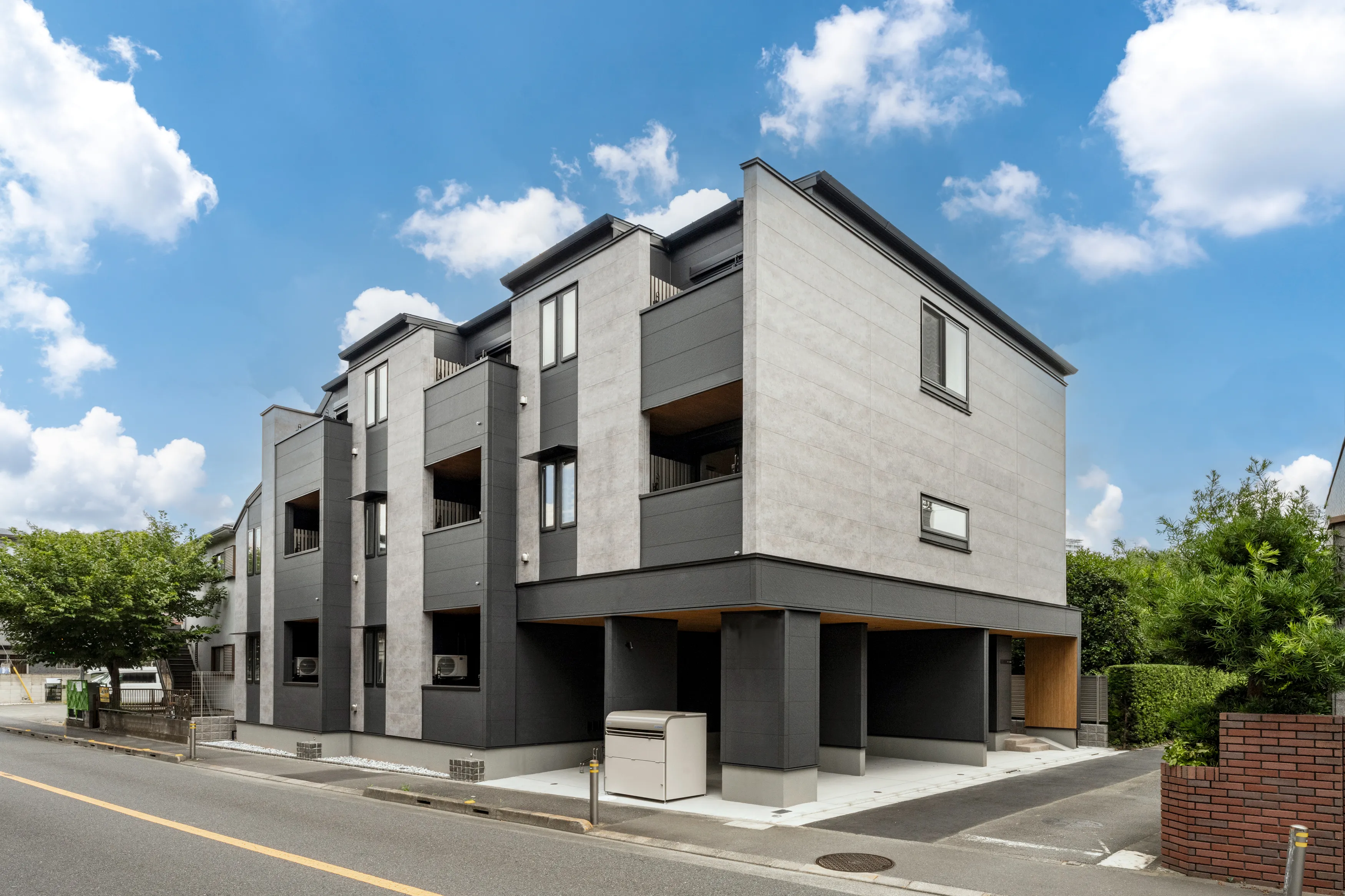 木造ながら高い遮音性を実現した3階建て集合住宅