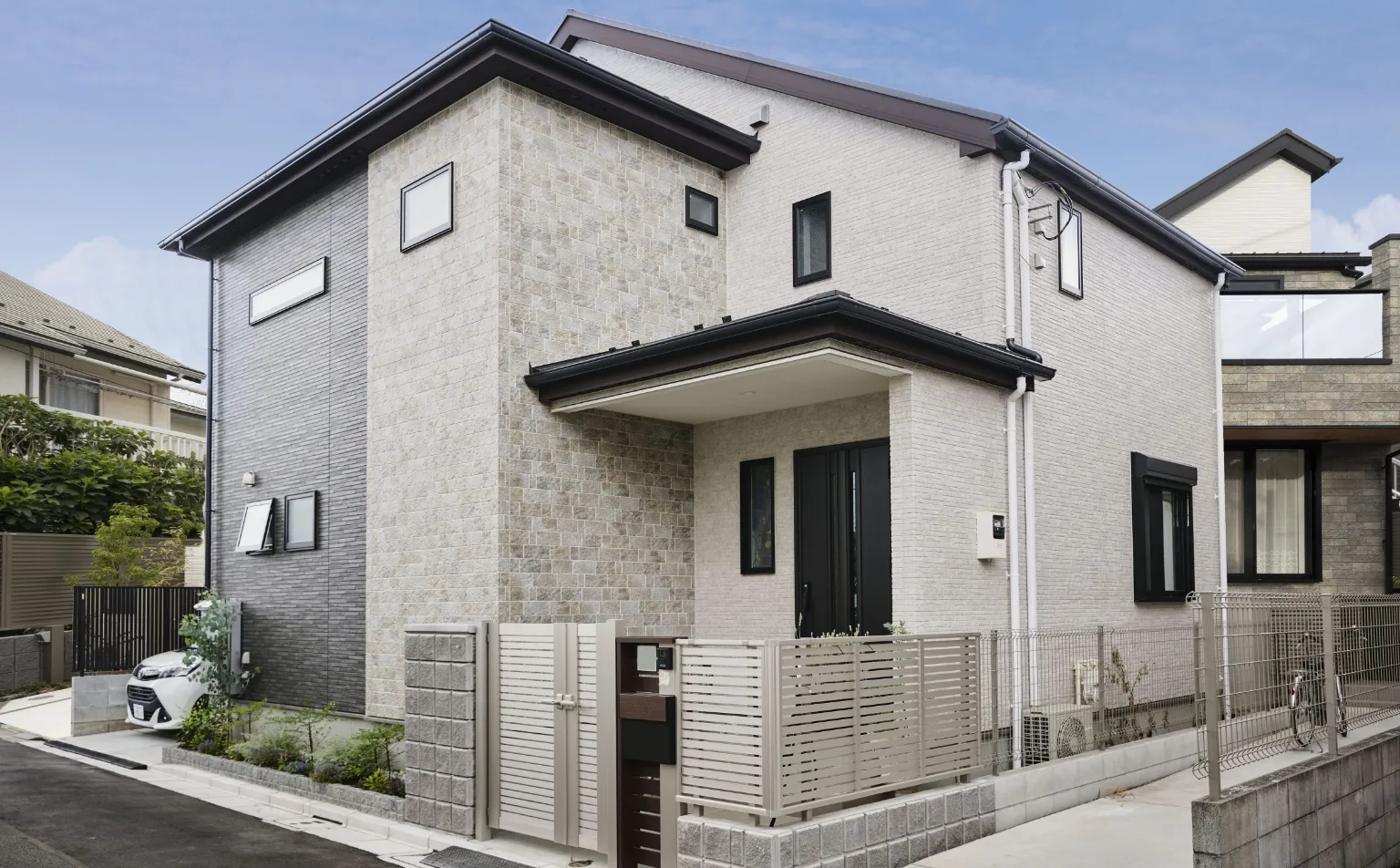 好きなものだけに囲まれた２階リビングの住まい - 2