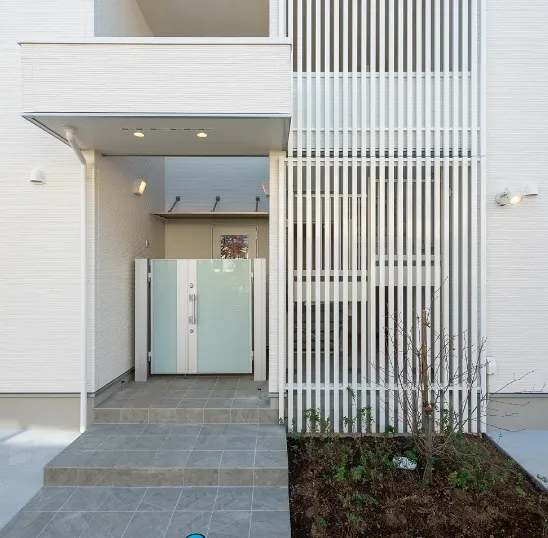 2階建て共同住宅 エントランス